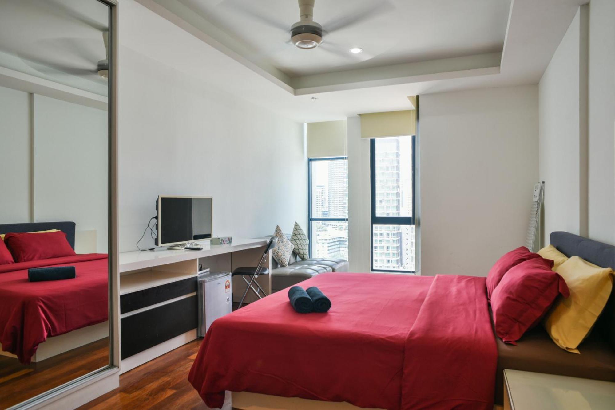 Couple Suite At Casa Residency 5 Mins Walk To Lrt, Jalan Alor & Bukit Bintang Куала-Лумпур Экстерьер фото