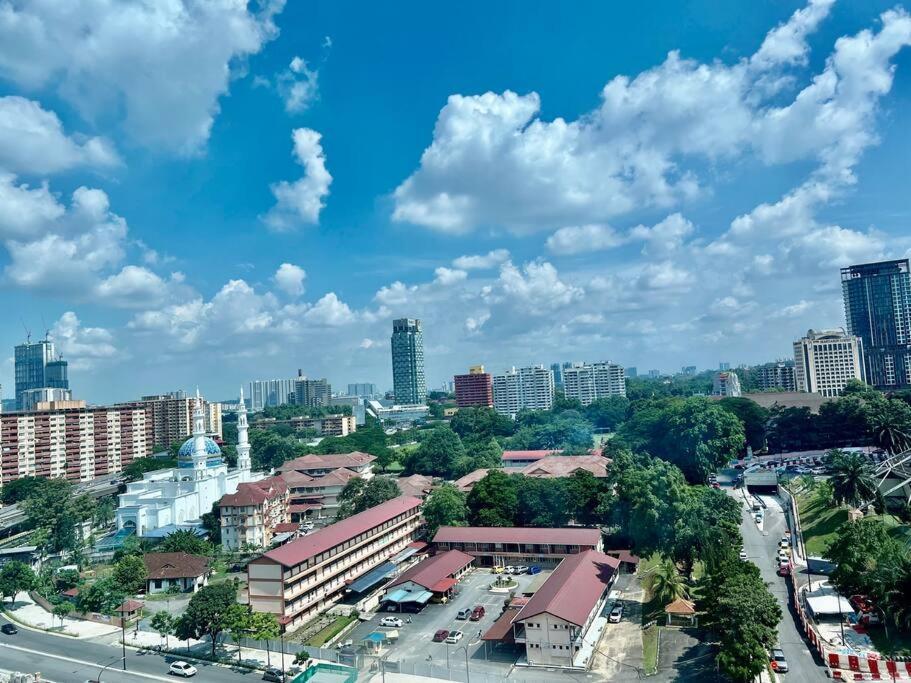 Couple Suite At Casa Residency 5 Mins Walk To Lrt, Jalan Alor & Bukit Bintang Куала-Лумпур Экстерьер фото